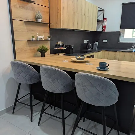 Apartamento Endor Ground Floor With Backyard And Garage In Gozo *