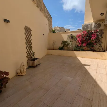 Endor Ground Floor With Backyard And Garage In Gozo Apartament *