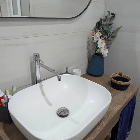 Endor Ground Floor With Backyard And Garage In Gozo * Qala