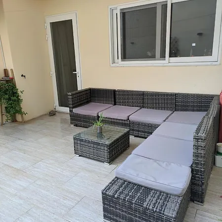Endor Ground Floor With Backyard And Garage In Gozo