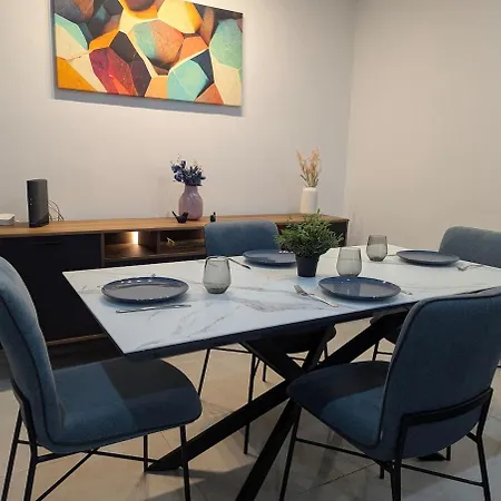 Endor Ground Floor With Backyard And Garage In Gozo Apartment