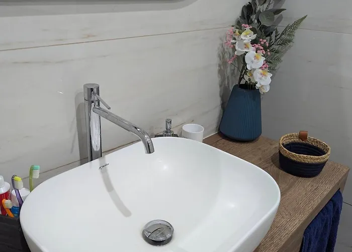 Endor Ground Floor With Backyard And Garage In Gozo * Qala