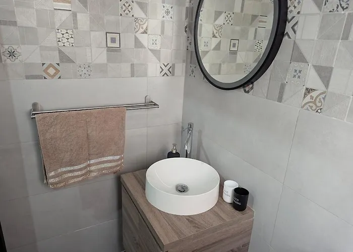 Endor Ground Floor With Backyard And Garage In Gozo *