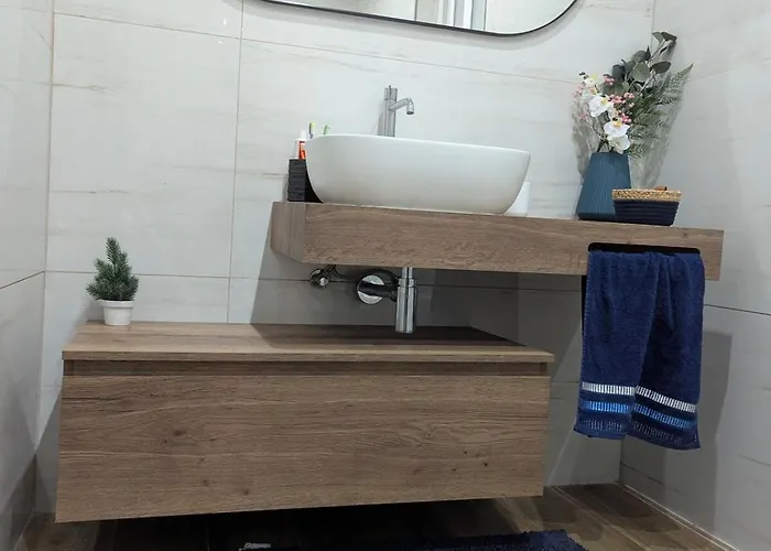 Endor Ground Floor With Backyard And Garage In Gozo Lejlighed