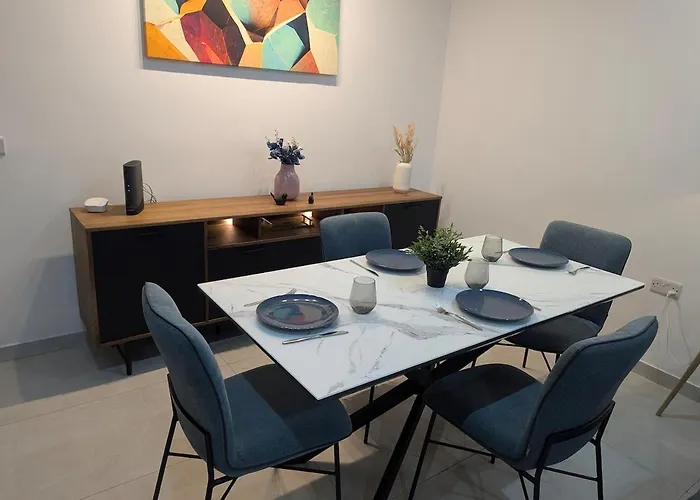 Endor Ground Floor With Backyard And Garage In Gozo Lejlighed